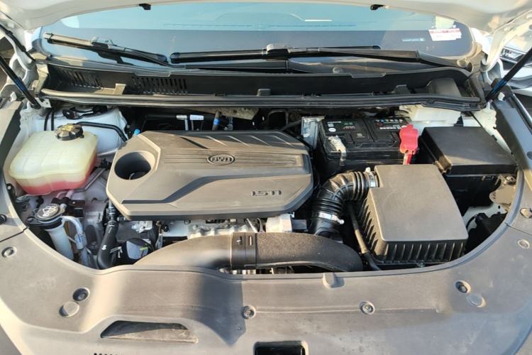 Used BYD Song MAX 2021 Upgraded Model 1.5T Automatic Luxury 6-Seater Engine Bay