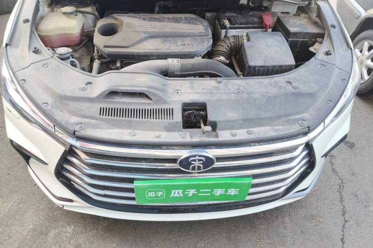 Used BYD Song MAX 2021 Upgraded Model 1.5T Automatic Luxury 6-Seater Engine Bay