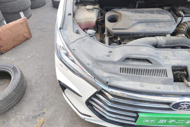 Used BYD Song MAX 2021 Upgraded Model 1.5T Automatic Luxury 6-Seater Engine Bay Right