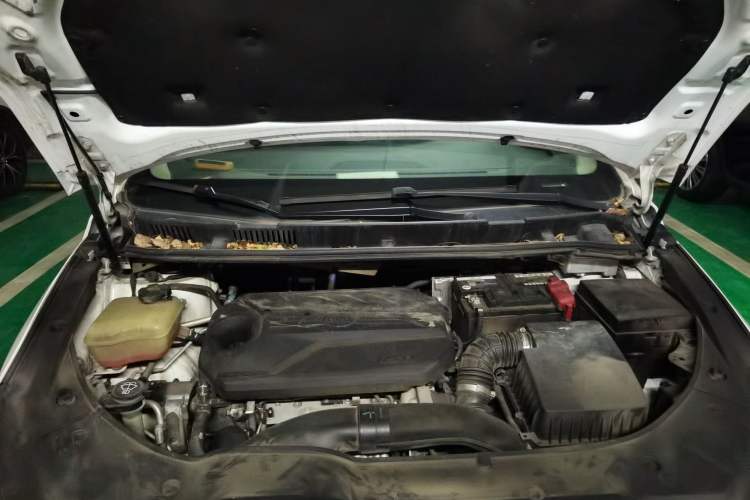Used BYD Song MAX 2021 Upgraded Model 1.5T Automatic Prestige 7-Seater Engine Bay