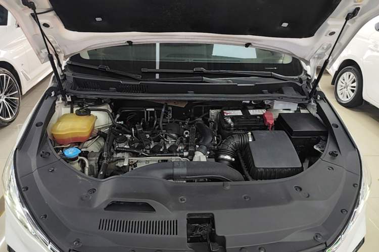 Used BYD Song MAX 2021 Upgraded Model 1.5T Automatic Prestige 7-Seater Engine Bay