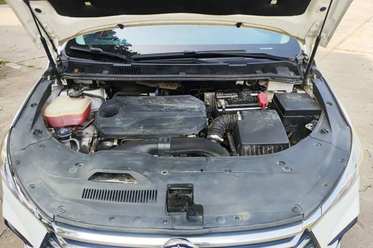 Used BYD Song MAX 2021 Upgraded Model 1.5T Automatic Prestige 6-Seater Engine Bay