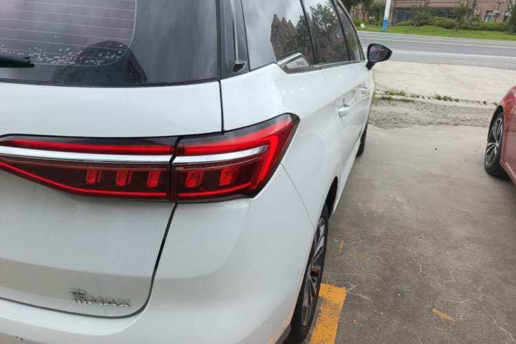 Used BYD Song MAX 2021 Upgraded Model 1.5T Automatic Luxury 6-Seater Exterior 3