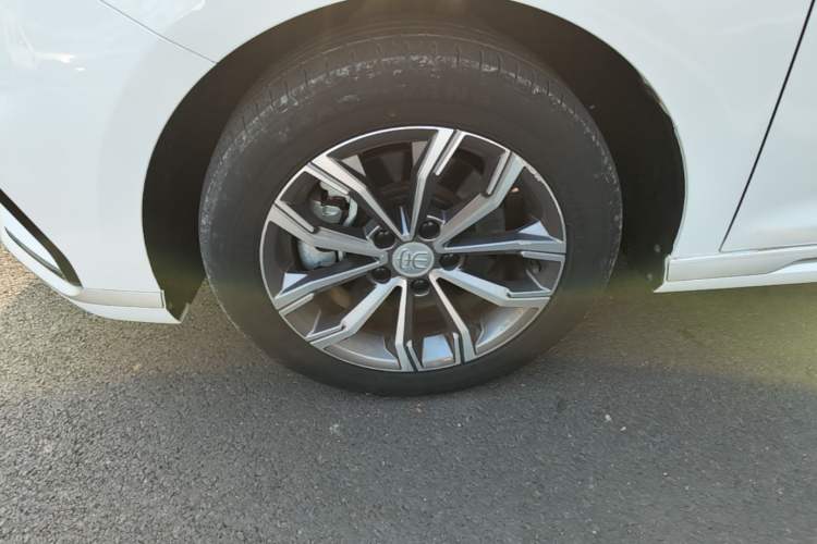 Used BYD Song MAX 2021 Upgraded Model 1.5T Automatic Luxury 6-Seater Exterior 4