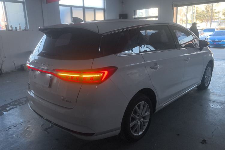 Used BYD Song MAX 2021 Upgraded Model 1.5T Manual Luxury 7-Seater Exterior 5