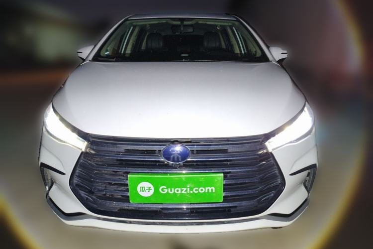 Used BYD Song MAX 2021 Upgraded Model 1.5T Manual Luxury 7-Seater Front