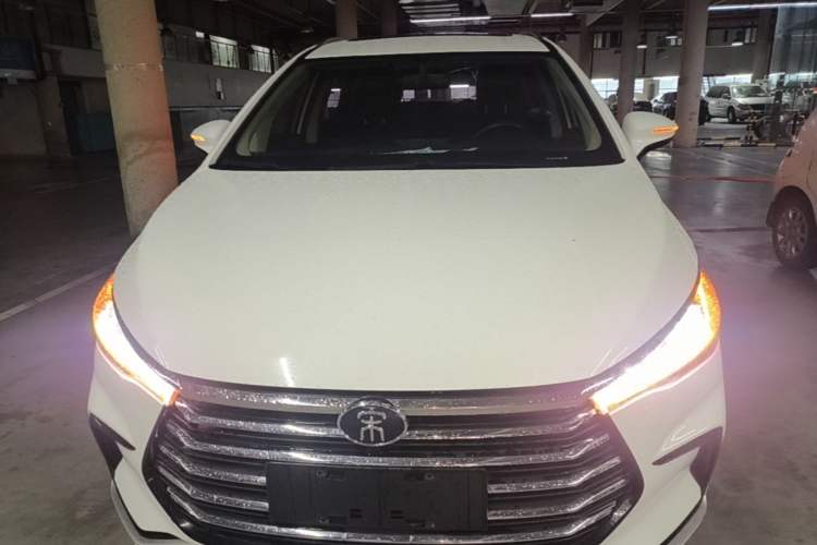 Used BYD Song MAX 2021 Upgraded Model 1.5T Automatic Luxury 6-Seater Front