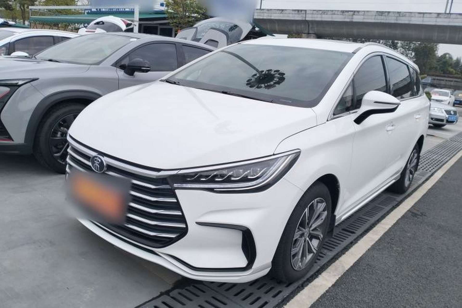 Used BYD Song MAX 2021 Upgraded Model 1.5T Automatic Luxury 7-Seater Front Left 45 Deg