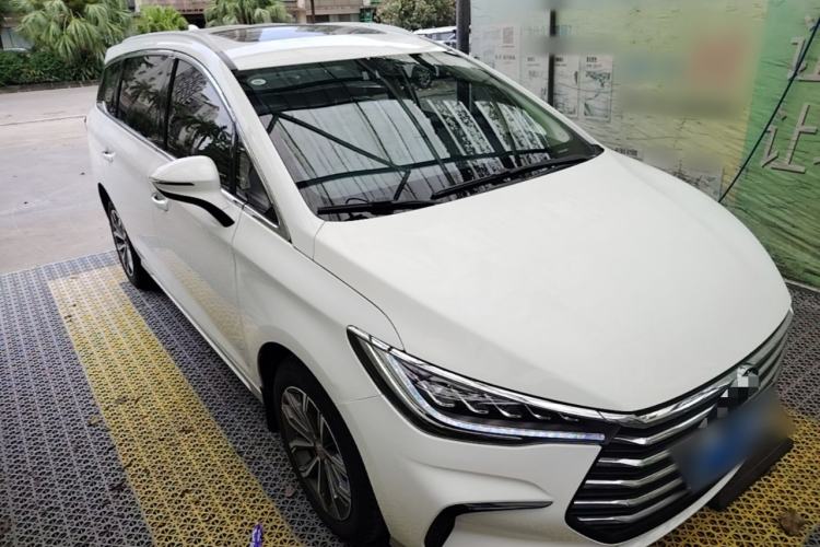 Used BYD Song MAX 2021 Upgraded Model 1.5T Automatic Luxury 7-Seater Front Right 45 Deg