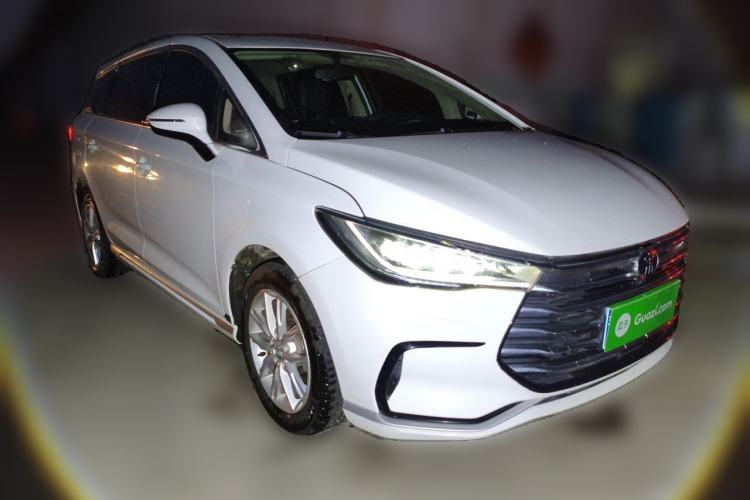 Used BYD Song MAX 2021 Upgraded Model 1.5T Manual Luxury 7-Seater Front Right 45 Deg