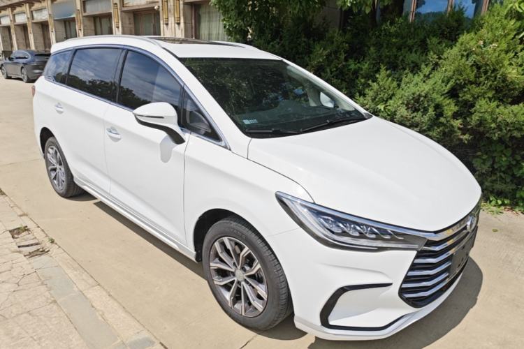 Used BYD Song MAX 2021 Upgraded Model 1.5T Automatic Luxury 6-Seater Front Right 45 Deg