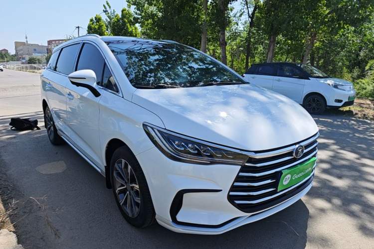 Used BYD Song MAX 2021 Upgraded Model 1.5T Automatic Prestige 7-Seater Front Right 45 Deg
