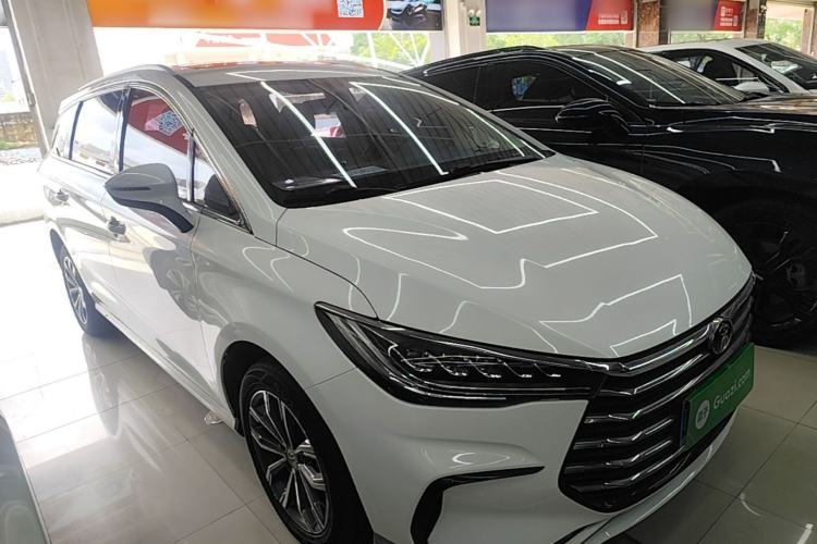 Used BYD Song MAX 2021 Upgraded Model 1.5T Automatic Luxury 7-Seater Front Right 45 Deg
