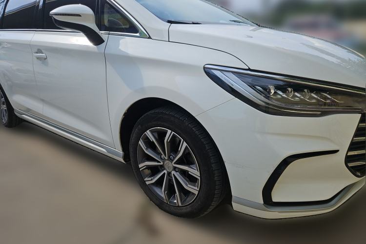 Used BYD Song MAX 2021 Upgraded Model 1.5T Automatic Luxury 6-Seater Front Right 45 Deg
