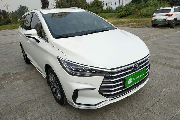 Used BYD Song MAX 2021 Upgraded Model 1.5T Automatic Luxury 7-Seater Front Right 45 Deg