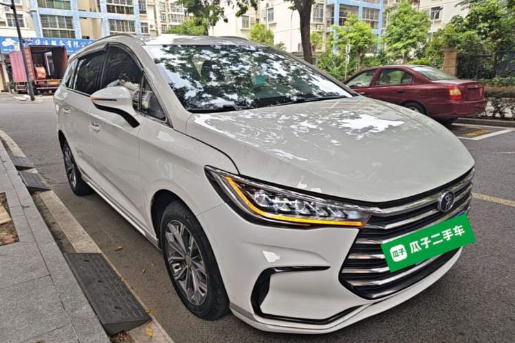 Used BYD Song MAX 2021 Upgraded Model 1.5T Automatic Luxury 6-Seater Front Right 45 Deg