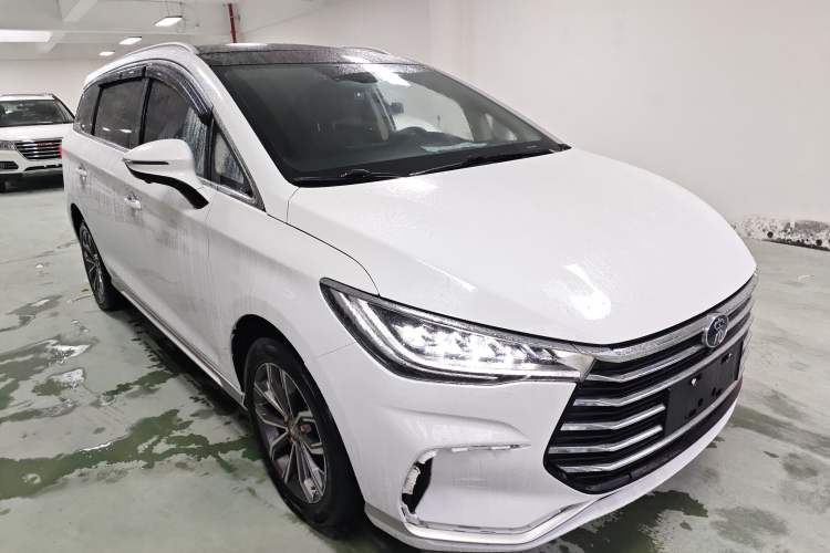 Used BYD Song MAX 2021 Upgraded Model 1.5T Automatic Prestige 7-Seater Front Right 45 Deg