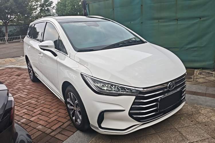Used BYD Song MAX 2021 Upgraded Model 1.5T Automatic Prestige 7-Seater Front Right 45 Deg