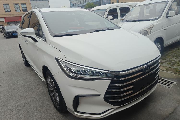 Used BYD Song MAX 2021 Upgraded Model 1.5T Automatic Luxury 6-Seater Front Right 45 Deg