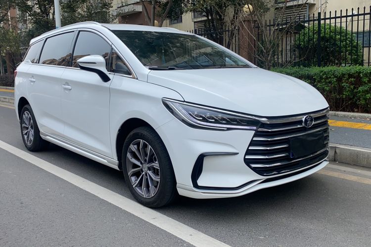Used BYD Song MAX 2021 Upgraded Model 1.5T Automatic Luxury 7-Seater Front Right 45 Deg