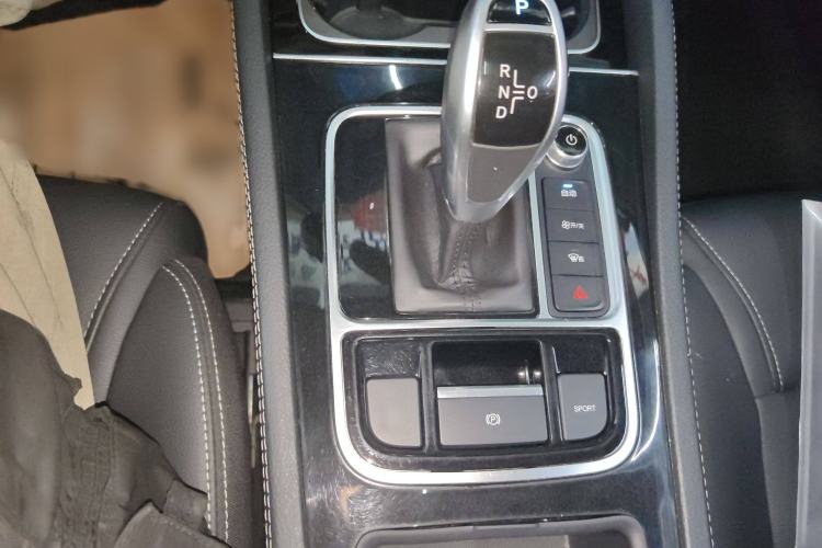 Used BYD Song MAX 2021 Upgraded Model 1.5T Automatic Luxury 7-Seater Gear Lever