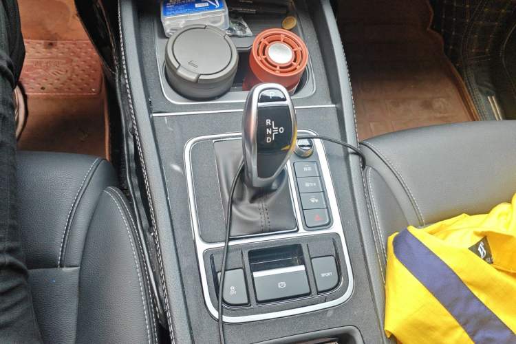 Used BYD Song MAX 2021 Upgraded Model 1.5T Automatic Luxury 7-Seater Gear Lever