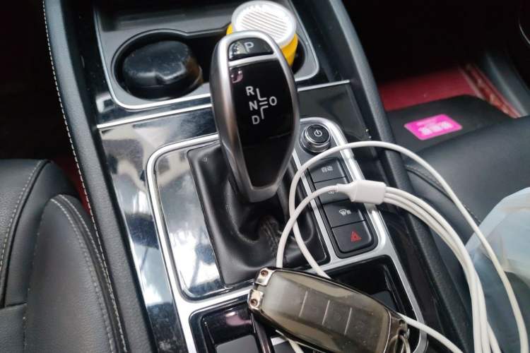Used BYD Song MAX 2021 Upgraded Model 1.5T Automatic Luxury 7-Seater Gear Lever