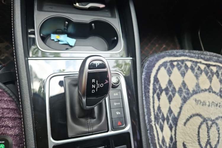 Used BYD Song MAX 2021 Upgraded Model 1.5T Automatic Luxury 6-Seater Gear Lever