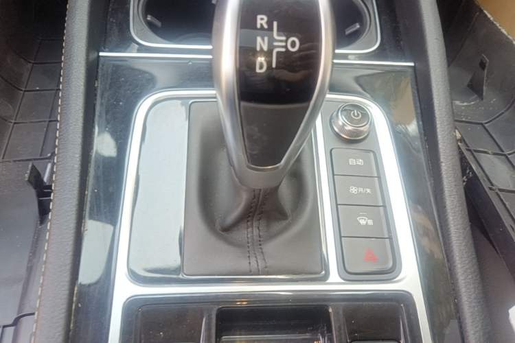 Used BYD Song MAX 2021 Upgraded Model 1.5T Automatic Luxury 7-Seater Gear Lever