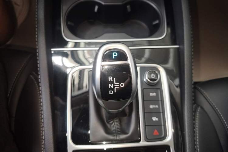 Used BYD Song MAX 2021 Upgraded Model 1.5T Automatic Luxury 7-Seater Gear Lever