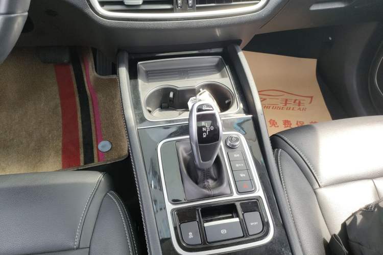 Used BYD Song MAX 2021 Upgraded Model 1.5T Automatic Luxury 7-Seater Gear Lever