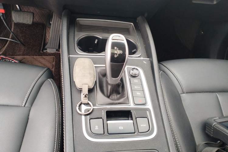 Used BYD Song MAX 2021 Upgraded Model 1.5T Automatic Luxury 7-Seater Gear Lever