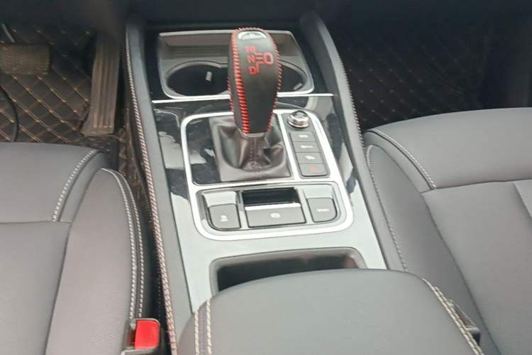 Used BYD Song MAX 2021 Upgraded Model 1.5T Automatic Luxury 7-Seater Gear Lever