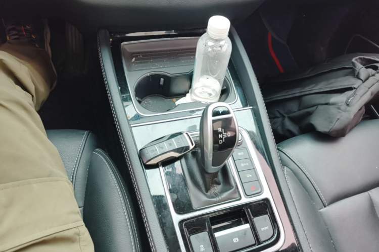Used BYD Song MAX 2021 Upgraded Model 1.5T Automatic Luxury 7-Seater Gear Lever