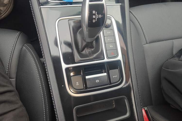 Used BYD Song MAX 2021 Upgraded Model 1.5T Automatic Luxury 6-Seater Gear Lever