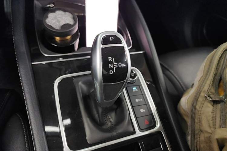 Used BYD Song MAX 2021 Upgraded Model 1.5T Automatic Prestige 7-Seater Gear Lever