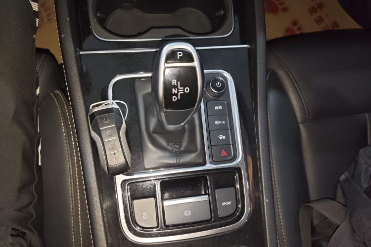 Used BYD Song MAX 2021 Upgraded Model 1.5T Automatic Prestige 6-Seater Gear Lever