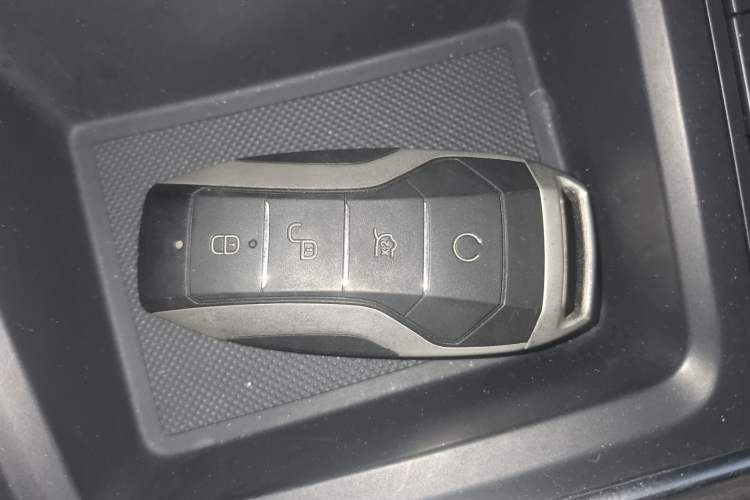 Used BYD Song MAX 2021 Upgraded Model 1.5T Manual Luxury 7-Seater Interior 1