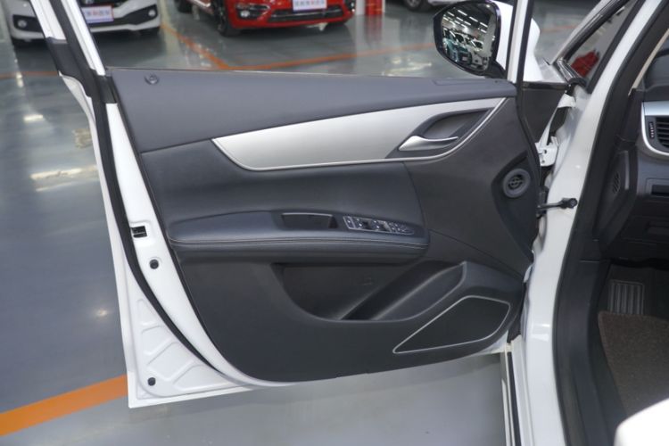 Used BYD Song MAX 2021 Upgraded Model 1.5T Automatic Luxury 7-Seater Interior 10