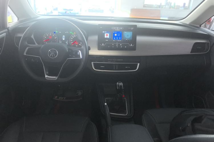 Used BYD Song MAX 2021 Upgraded Model 1.5T Manual Luxury 7-Seater Interior 2