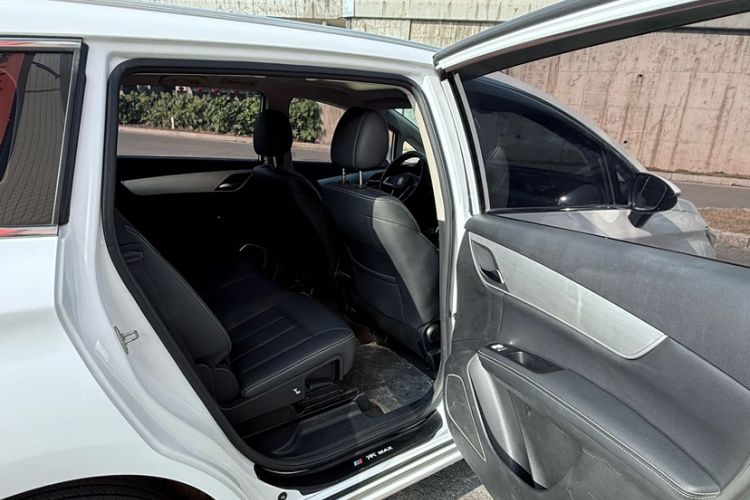 Used BYD Song MAX 2021 Upgraded Model 1.5T Automatic Luxury 7-Seater Interior 2