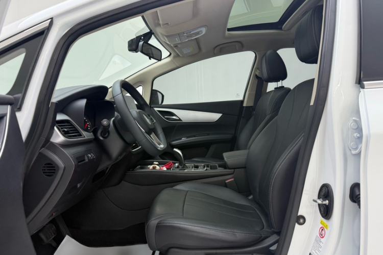 Used BYD Song MAX 2021 Upgraded Model 1.5T Automatic Luxury 6-Seater Interior 2