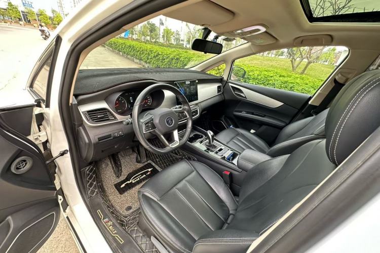 Used BYD Song MAX 2021 Upgraded Model 1.5T Automatic Luxury 6-Seater Interior 2
