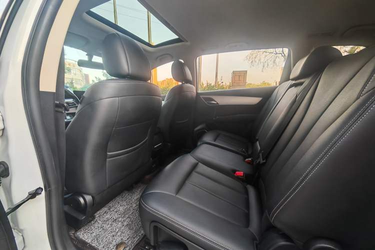 Used BYD Song MAX 2021 Upgraded Model 1.5T Automatic Luxury 7-Seater Interior 3