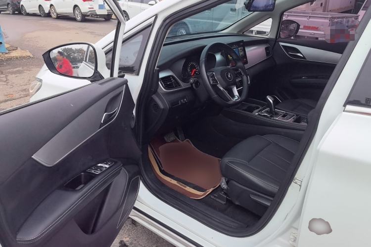 Used BYD Song MAX 2021 Upgraded Model 1.5T Automatic Luxury 7-Seater Interior 3