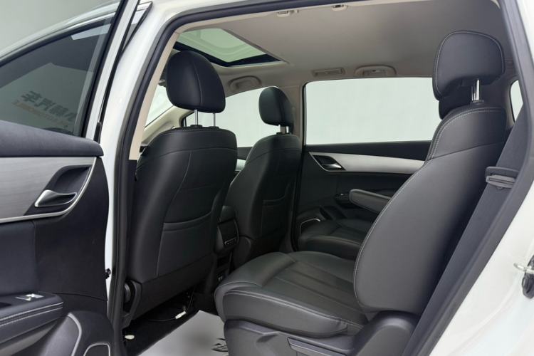 Used BYD Song MAX 2021 Upgraded Model 1.5T Automatic Luxury 6-Seater Interior 3