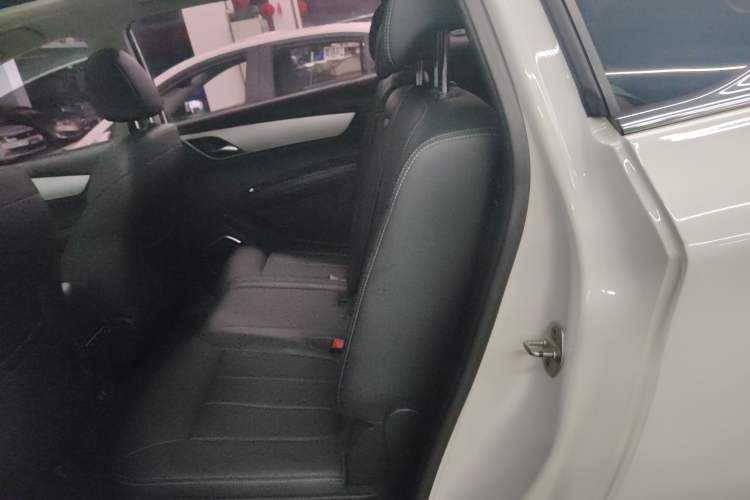Used BYD Song MAX 2021 Upgraded Model 1.5T Automatic Luxury 7-Seater Interior 4