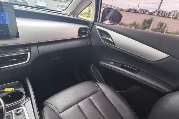 Used BYD Song MAX 2021 Upgraded Model 1.5T Automatic Prestige 7-Seater Interior 4