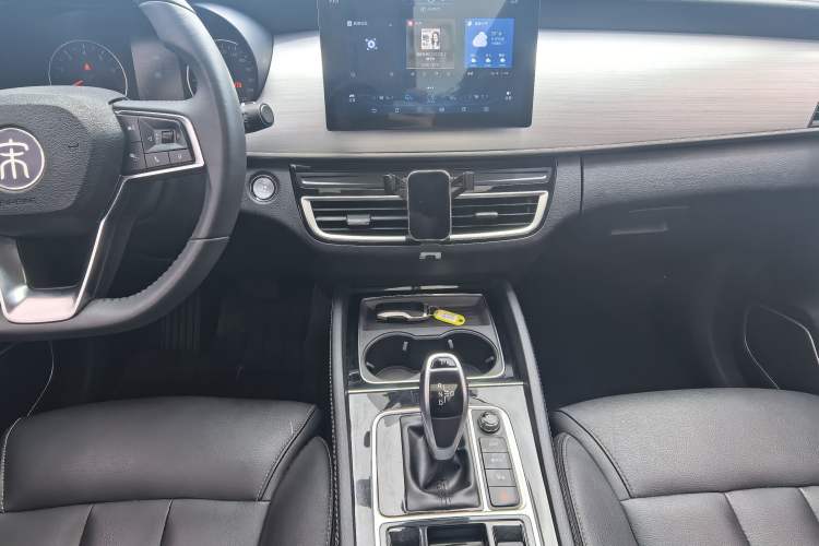 Used BYD Song MAX 2021 Upgraded Model 1.5T Automatic Prestige 7-Seater Interior 5