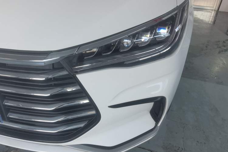 Used BYD Song MAX 2021 Upgraded Model 1.5T Manual Luxury 7-Seater Left Front Headlight